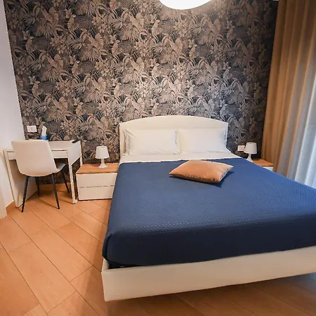 Guest house Karol Wojtyla Airport *