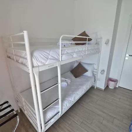 Karol Wojtyla Airport Guest house Bari