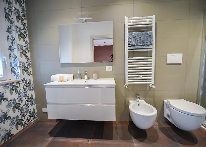 Karol Wojtyla Airport Affittacamere *